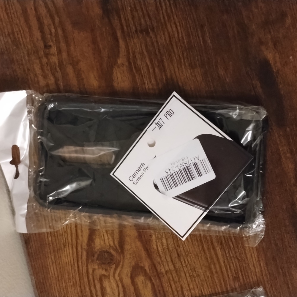 (3) OnePlus cases & 1 lens protector, all 3 together. - Picture 4 of 10